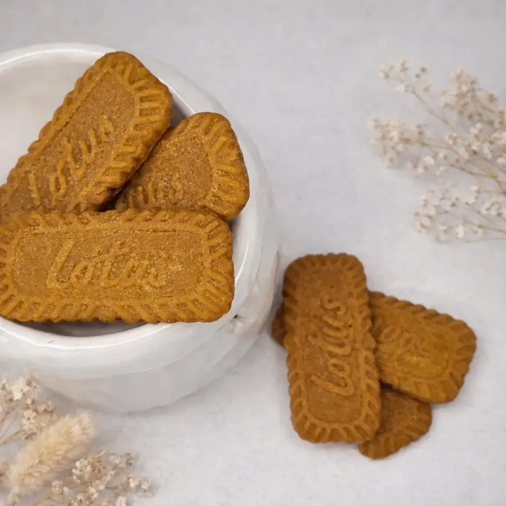 Lotus Biscuit Candle